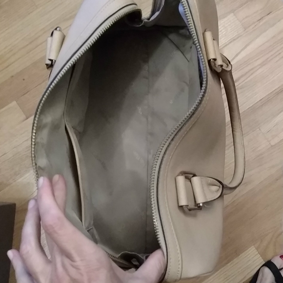 Calvin Klein bag in excellent condition - Picture 3 of 10